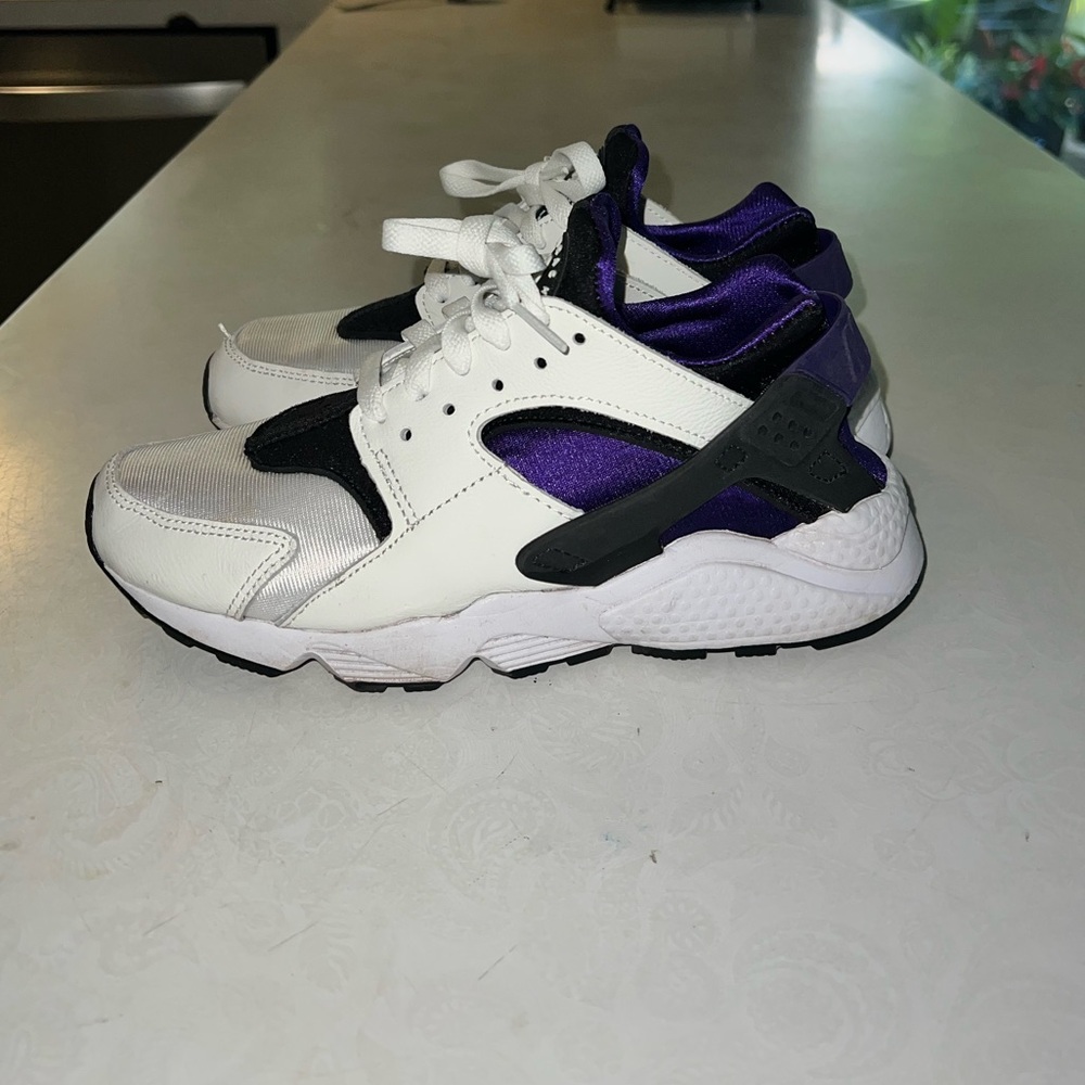 Nike Huarache Women’s 6.5